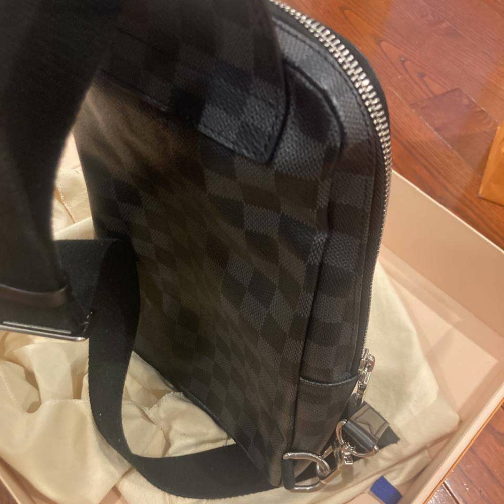 Louis Vuitton Bag - Picture 3 of 4
